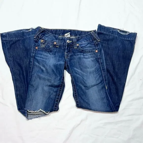 True Religion Candice Flared Jeans Women 26W x 28L Blue Light Washed Distressed - Picture 3 of 13